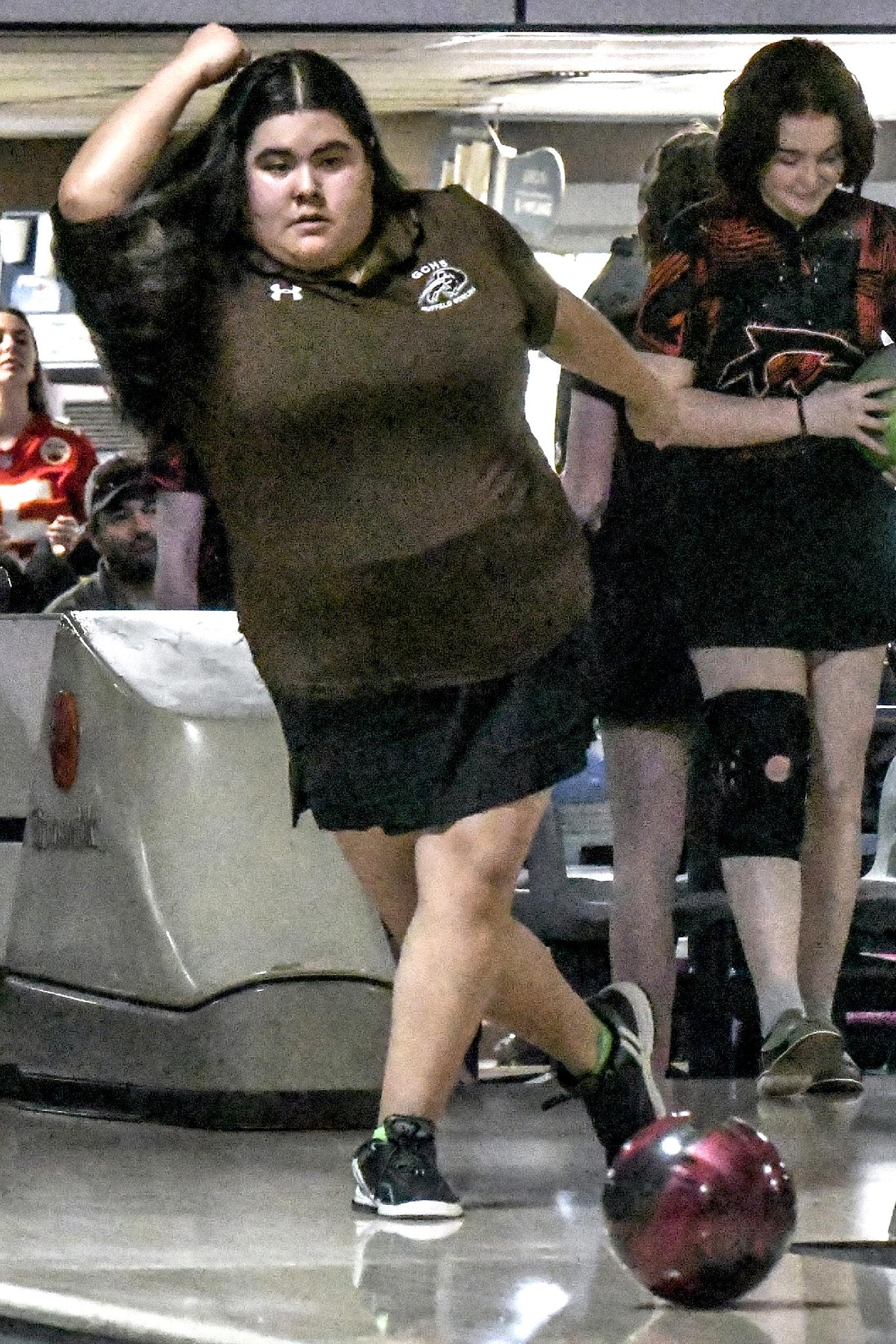 buffalo-girls-bowling-exceeds-early-predictions-at-wichita-garden